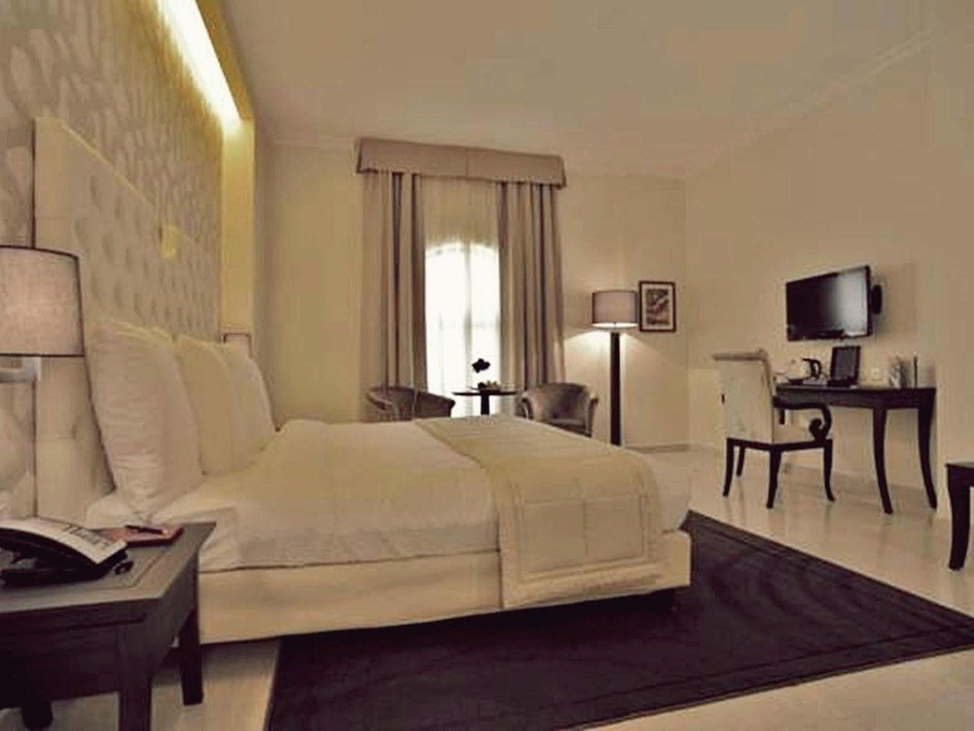Il Palazzo Hotel And Suites Amman Exterior photo